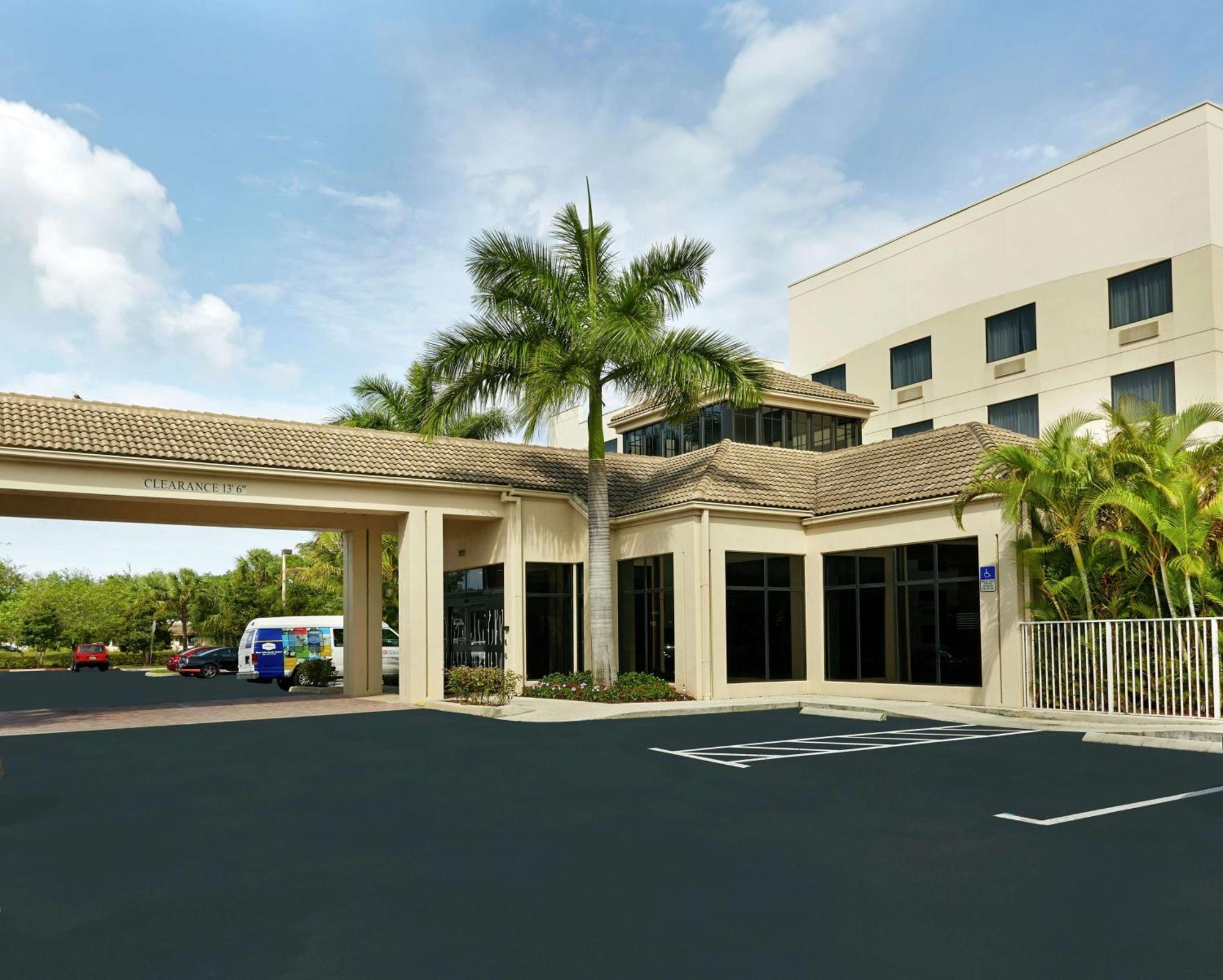 Hilton Garden Inn West Palm Beach Airport Exterior foto